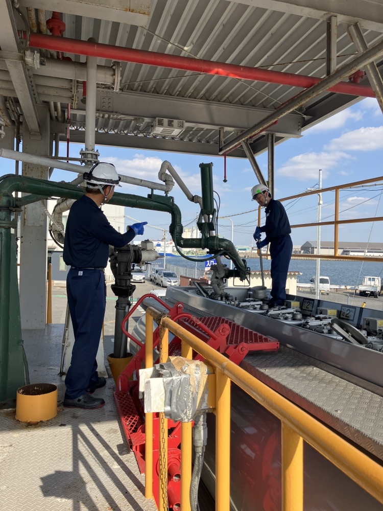 ドライバー/運転手 深夜・泊りの仕事はもう終わり！＼無理なく働ける／近距離♪タンクローリー【宇佐美グループ】