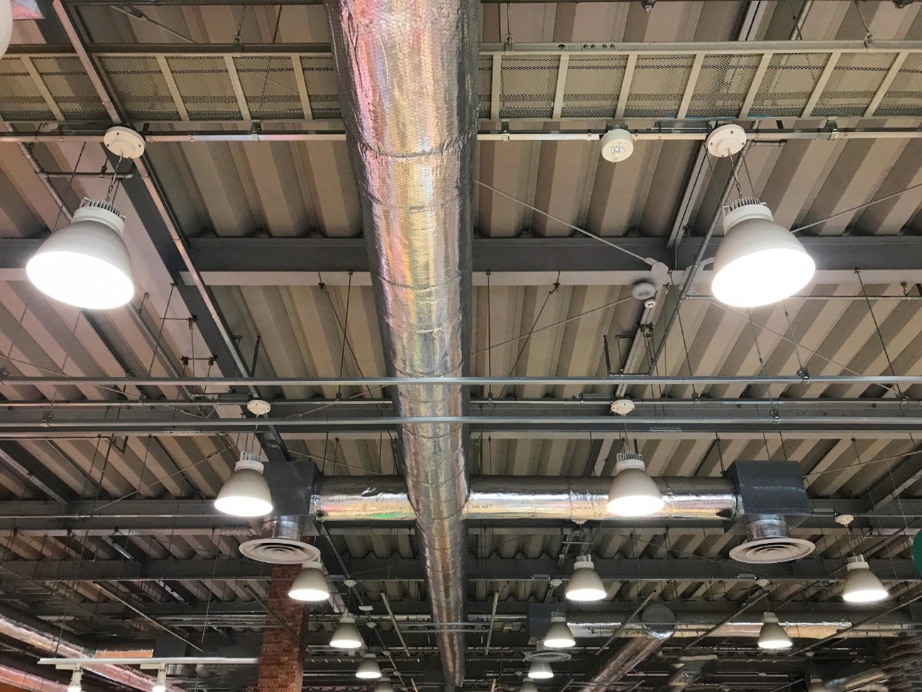 常用発電機と非常用発電機の違いとは？
